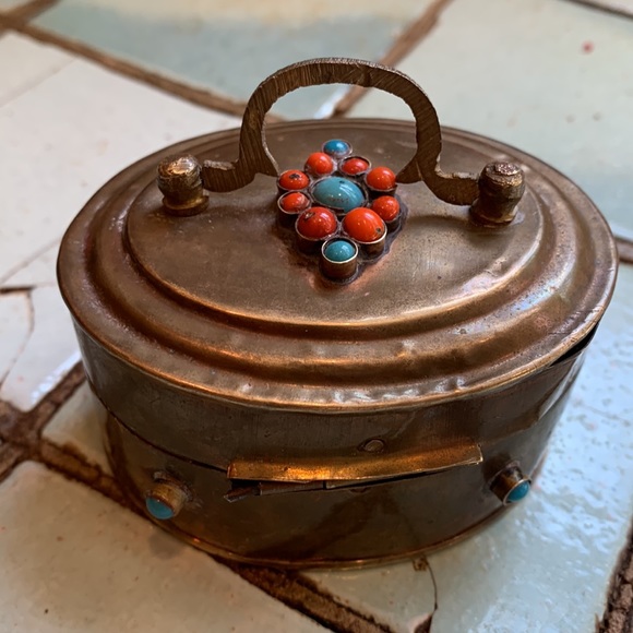 Vintage Brass Trinket Box with Colored Stones on Lid and Sides. - Picture 2 of 12